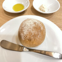 リーブス オブ グラス 紀美野 - 自家製パン(おかわりしました)