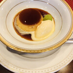 ビストロノブ - 本日のデザート（プリン）　＊一口貰いませんでした