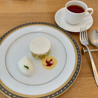 ナチュラルフレンチ ZEN - お昼のコース(\2,750)　本日のデザート・紅茶