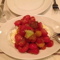 ロッツォシチリア - いろんなトマトと水牛モッツァレッラのカプレーゼ