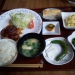 かみんぐ - 料理写真:自家製ハンバーグ定食（1200円）