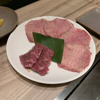 焼肉うしごろ 新宿三丁目店 - 