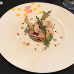 ガストロノミー ジョエル・ロブション - インゲン フォアグラのコポー、鴨の生ハムと共にミモザ風サラダ仕立て