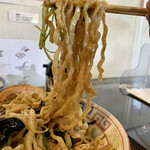 らー麺　Do・Ni・Bo - ビロビロの平打ち麺をリフトUP⤴️