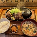 ヴィア ビア オオサカ - 牛はらみ鉄板ステーキ定食