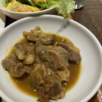 マグネットカフェ竹園 - 神戸牛スジ肉のカレー煮込み