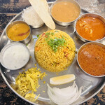 南インド料理店 ボーディセナ - カレー３種とビリヤニセット