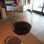 シュヴァル・ドゥ・ヒョータン - グラス赤ワイン