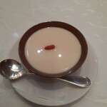 筑紫樓 - アンニン豆腐