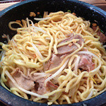 熱い石焼麺 自家製チャーシュー・炙り豚 ６０９円＋麺大盛り ５２円