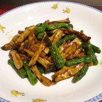 萬珍樓點心舗 - 緑椒醤和豚　（和豚としし唐、エリンギの甘辛炒め）