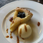 BISTROT REGAL - プルーンのタルト