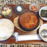 コッテジ - 豆腐チゲ ランチセット（激辛・ご飯大盛・生卵）