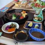 Sushi Kappou Sushikou - ◆ステーキ御膳(2,200円：税込）・・副菜など盛り沢山。^^