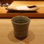 鮨 しみづ - 熱い緑茶