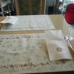 HIRO Cafe - テーブル