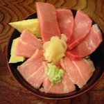 鮨処たち吉 - 輝く中トロ・大トロ丼