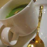 クイーン・アリス 横浜店 - ソラマメのポタージュスープ