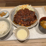 Nagoya Meibutsu Misokatsu Yabaton - わらじ定食+ミニチーズ