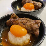 焼肉 拍手喝采 - 焼はプロにおまかせ