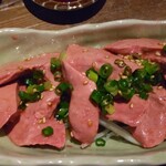 日本酒とワイン ヒカリ - 白レバーのレバ刺し風 550円、トゥルトゥルでバカ旨(￣￢￣)