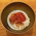 東京肉しゃぶ家 - 釜炊きご飯に黄身を♪