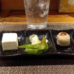 あぐん茶 - 料理写真:お通し と 琉球モヒート550円