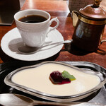 COFFEE HALL くぐつ草 - レアチーズケーキセット