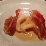 スリオラ - 生ハムのラビオリソース和えたもの