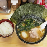 ラーメン 三亀 - 特三亀ラーメンとご飯