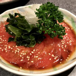 杏樹亭 岸根店 - 芸術的なトマトサラダ