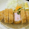 카츠긴 후지노미야 아코우치점 - 極レア厚切りとんかつ定食。