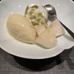 奈良屋町 青 - 洋梨のムース　飴細工を割って