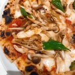 SHOGUN PIZZA - SHOGUNテリマヨ　肉は入っていなくキノコのピザなのでカロリーが低い。でも焼肉風味でまんぞくどは高い。