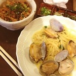和洋創作厨房ビズ - 初BIZランチ
      
      穴子のひつまぶしと
      ボンゴレにしてみた♪