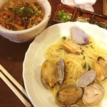 BIZ - 初BIZランチ
      
      穴子のひつまぶしと
      ボンゴレにしてみた♪