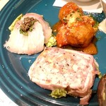 クレメンティア - 左からカンパチのカルパッチョ、ベーコンを巻いた豚肉とキノコのテリーヌ、イタリア風ミートボールのトマト煮