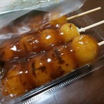 大平屋 - 料理写真:たっぷりのタレのみたらし団子