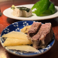 カルネジーオ イースト - 