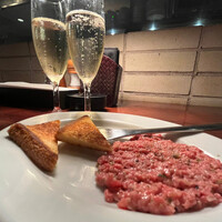 カルネジーオ イースト - 