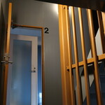 PENITENT - 雑居ビルの2F、このドアの向こうに外からは全く想像できないお店があります。