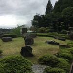 霧島ホテル - 裏庭も立派で何時間でもいられます