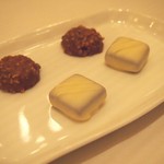 ロワゾブルー - 茶菓子.jpg