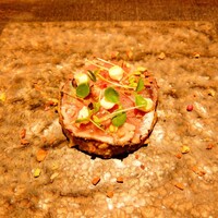 Restaurant COCON (鎌倉古今) - 【鰹と茄子】　ナッツとピンクペッパーのアクセントが◎