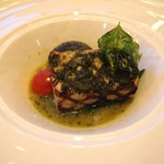 ロワゾブルー - 鮪のグリル　ビストゥー風味　大根・椎茸・九条葱・プチトマト　バジル添え　鮪のコンソメ.jpg