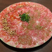天空焼肉 星遊山 - 牛ユッケ