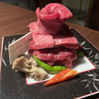 天空焼肉 星遊山 - 肉ケーキ（全て松坂牛でカルビ、シンタマ、ランイチ、ハラミ）