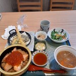Shungyo Sushi No Mise Ara Hama - はらこ飯と天ぷらのセット。