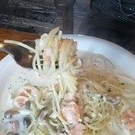 マシュウ - レギュラーランチのスモークサーモンとクリームのパスタ