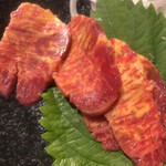 つる屋 - タン刺し旨い
